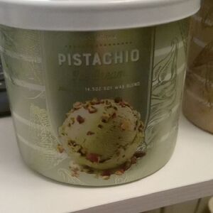 Pistachio Scented Candle - Light Green